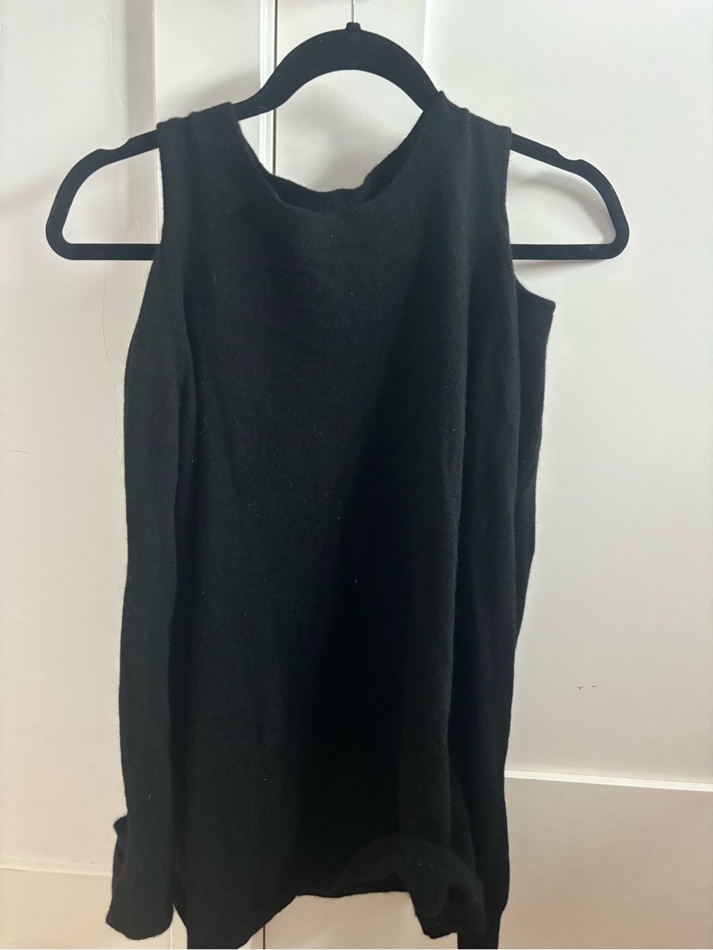 Black Sleeveless Knit Tunic Top